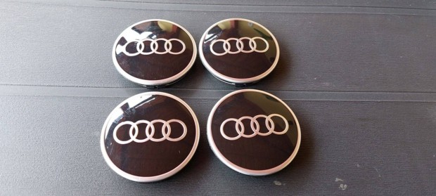 �j, gy�ri Audi alufelni kupak 60 mm mattfekte,lakkfekete
