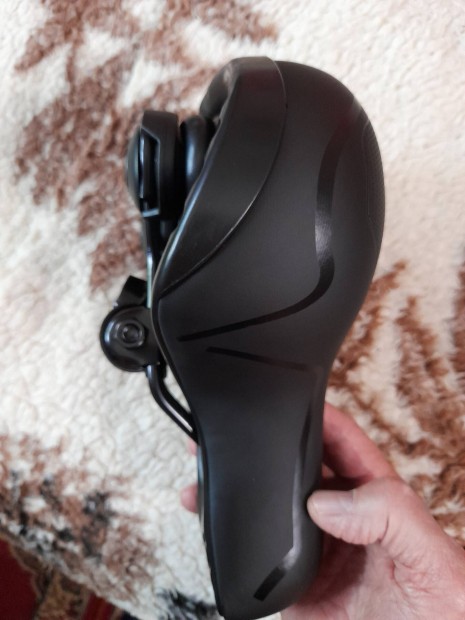 �j, l�g�tereszt�s ker�kp�r nyereg. 