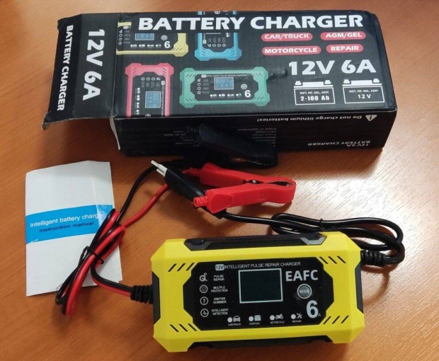 �j, mikroprocesszoros 12V / 6V akkumul�tor t�lt� �s szulf�tlan�t� Impu