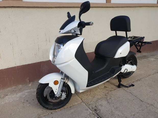 j, nagytest elektromos robog, V-Moto E-Max Vx-120L elad