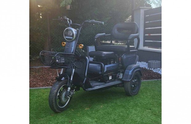 j akkukkal elektromos moped robog tricikli hromkerek rokkantkocsi