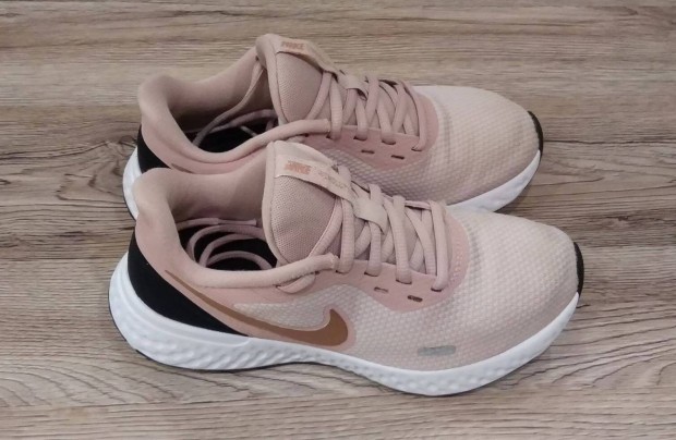 j llapot Nike Revolution 5 pink ni futcip 36-os ingyen szllts