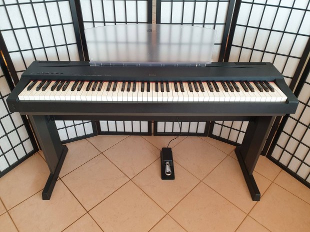 Új állapotú Yamaha Kalapácsmechanikás Digitális Zongora garanciával