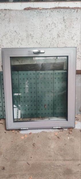 Új alumínium ablak 87x98 cm
