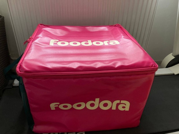 �j aut�s Foodora t�ska
