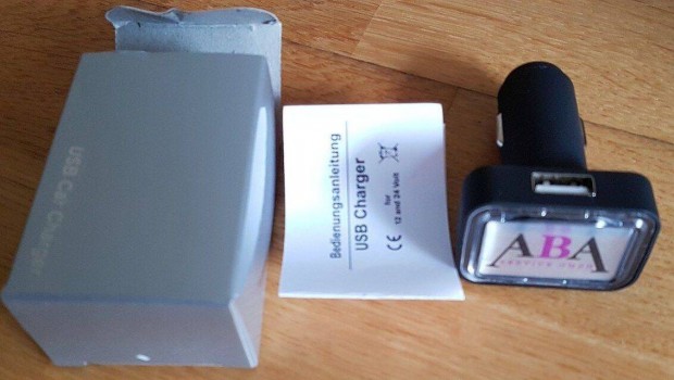 j bontatlan Auts USB tlt 2A 2x USB csatlakozs