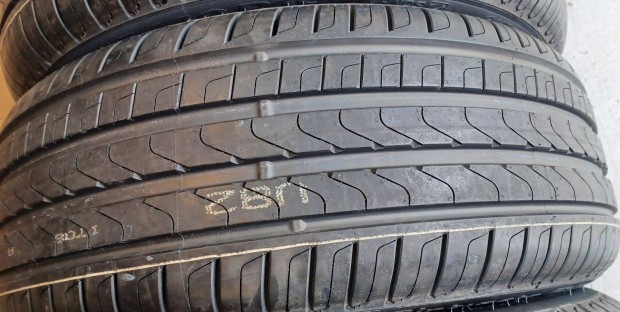 Új defekttűrő Pirelli Cinturato P7 245/40 R19 nyári gumik 4db