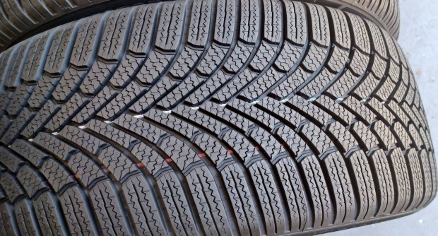 Új/demó Bridgestone Blizzak6 245/45 R18 téli gumik 165e./4db