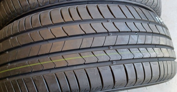 �j/dem� Kumho Ecsta HS51 215/55 R18 ny�ri gumik 4db