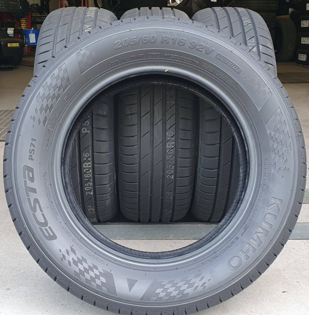 Új/demó Kumho Ecsta PS71 205/60 R16 nyári gumi 4db 2024. /G392