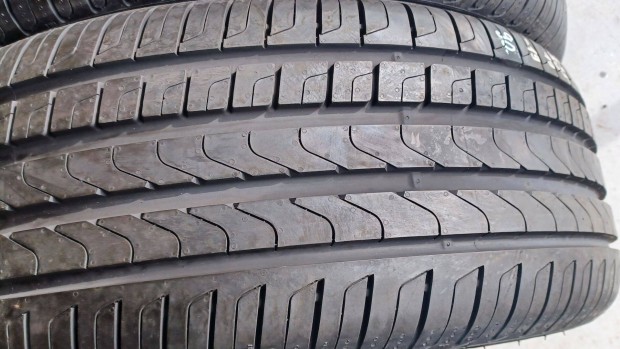 �j/dem� Pirelli Scorpion SEAL 235/50 R19 ny�ri gumik 4db