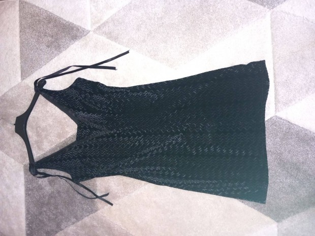 Új elegáns fekete karcsúsított, női ruha, koktélruha