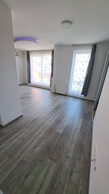 j pts Penthouse laks + garzs kiad 16.ker Zebra lakpark