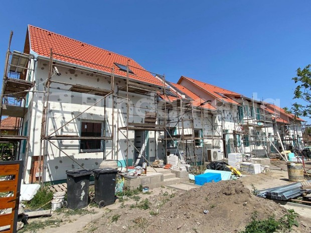 j pts, modern sorhzak Ceglden