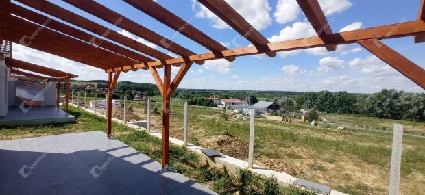 �j �p�t�s� csal�di h�zak meg�j�l� energi�val.