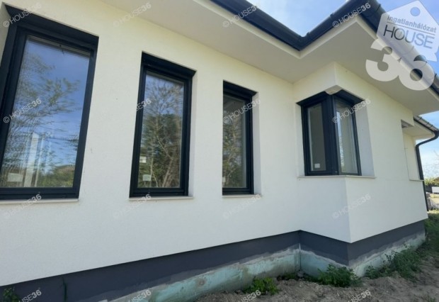 Új építésű nappali + 3 szobás ház eladó!