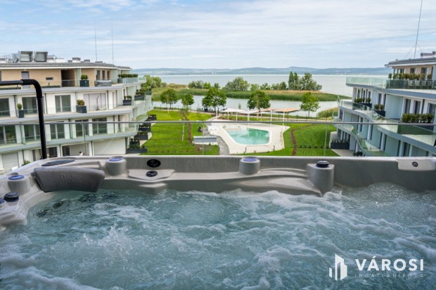 �j �p�t�s� pr�mium v�zparti lak�s Balatonszemesen