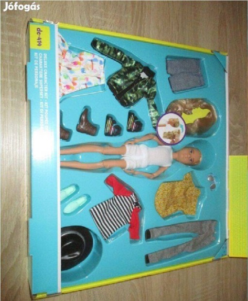 j eredeti Mattel Barbie tpus baba + sok ruha + parka - szke