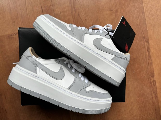 j eredeti Nike Air Jordan 1 Low OG Elevate 40Eu cip!