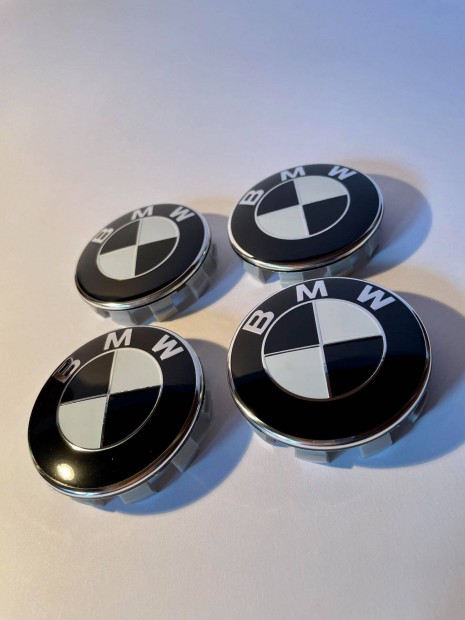 Új fekete fehér BMW felnikupak felniközép felni kupak 68 mm