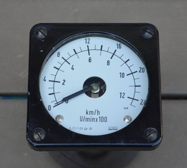 �j fordulatsz�m m�r� �s km �ra traktor komb�jn Fortschritt E512 E514