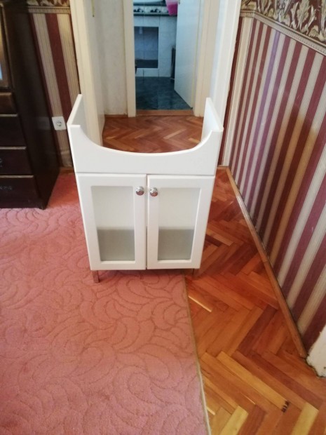 j frdszoba szekrny
