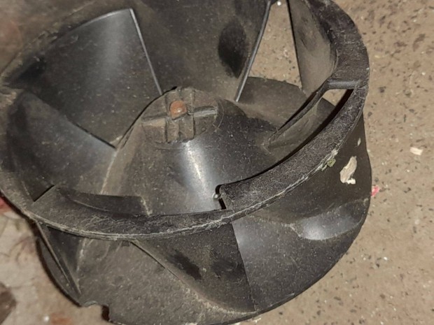 j ftventilltor, 12 voltos j llapot