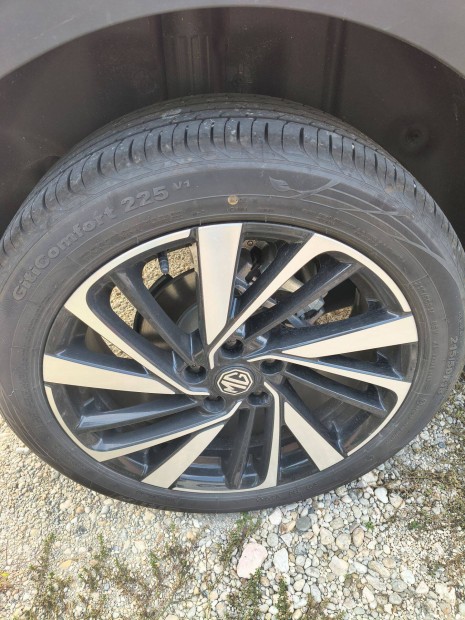 Új gumiabroncs 215/50r18 suv is