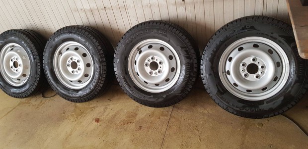 j gyri Fiat Ducato 15 lemez felni j gumival 215/70R15 C CP 2024