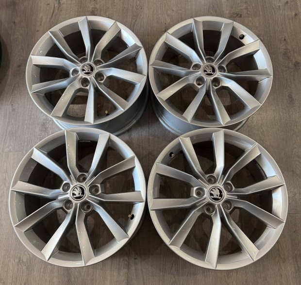 j gyri Skoda Superb 18" alufelni