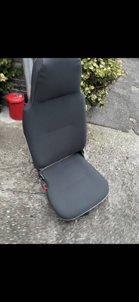 j gyri feljtott lsek Toyota Dyna 
