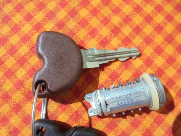 Új gyári zárbetét Piaggio -Vespa eladó