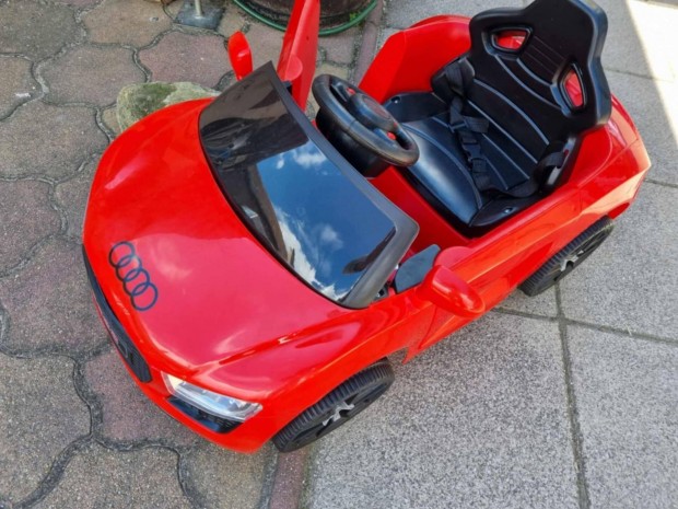 Uj gyerek elektromos Audi 6v