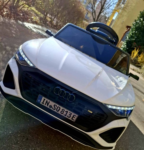 Új gyerek elektromos Audi SQ8