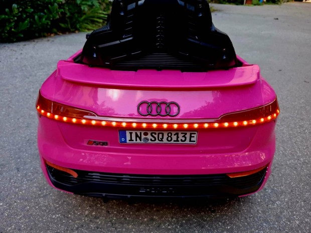 Uj gyerek elektromos Audi SQ8
