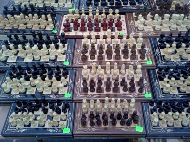 Új gyönyörű faragott összecsukható fa sakk készlet backgammon játék
