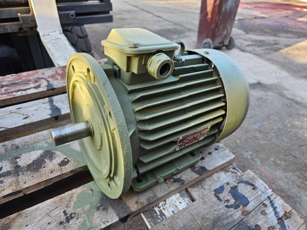 j hromfzis 2,2 kw , 950 RPM villanymotor elad