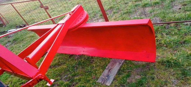 �j h�h�z�, f�ldh�z�, tereprendez� elad�