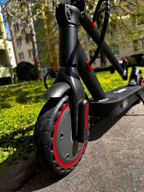 Új iscooter i9 elektromos roller 8,5" kerék max. 30 km/h