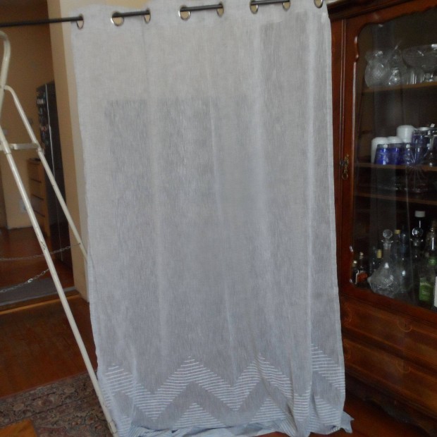 Új karikás világos szürke mintás függöny 140cmx250cm