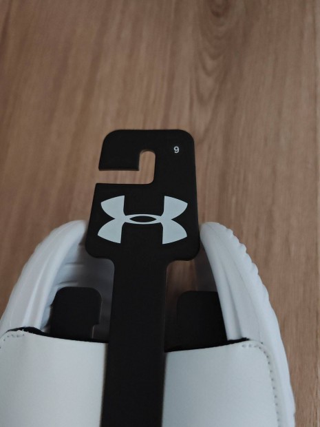 Uj kényelmes! Under Armour fehér női papucs