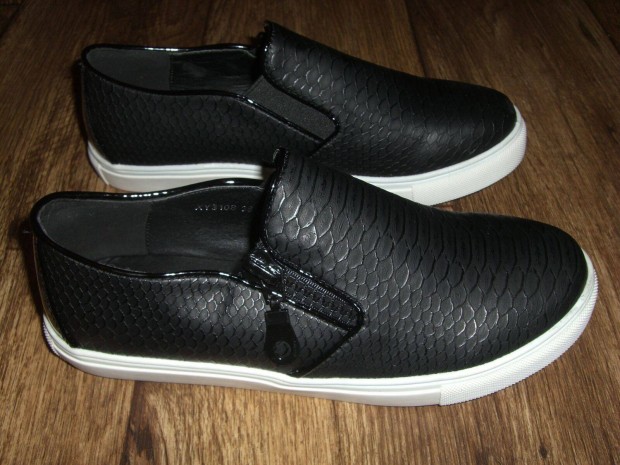 j kgybr mints fekete cipzros cip slip-on mokaszin - 38