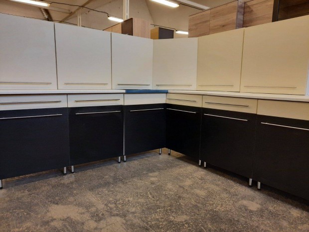 Új konyhabútor áron alul, akár bontva is (Ad172)