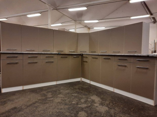 Új konyhabútor áron alul, akár bontva is (Ad173)