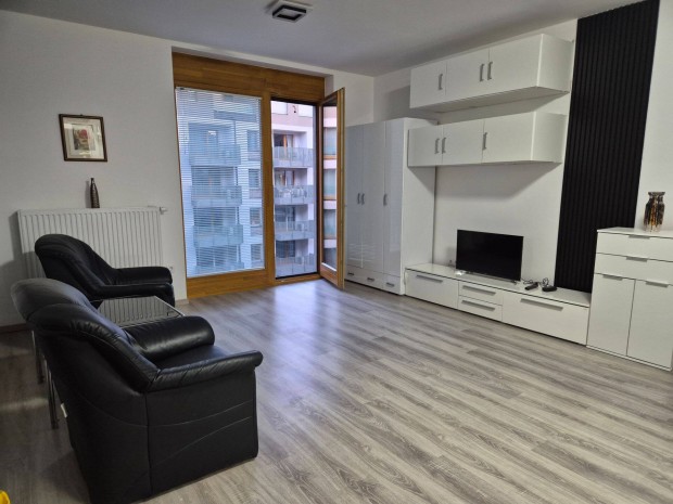 �j lak�s kiad� XIII. Szabolcs utc�ban