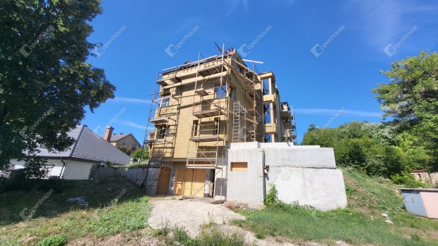 �j lak�sok Tapolc�n 899.000ft/m2 �rt�l elad�k! Most aj�nd�k parkol�!