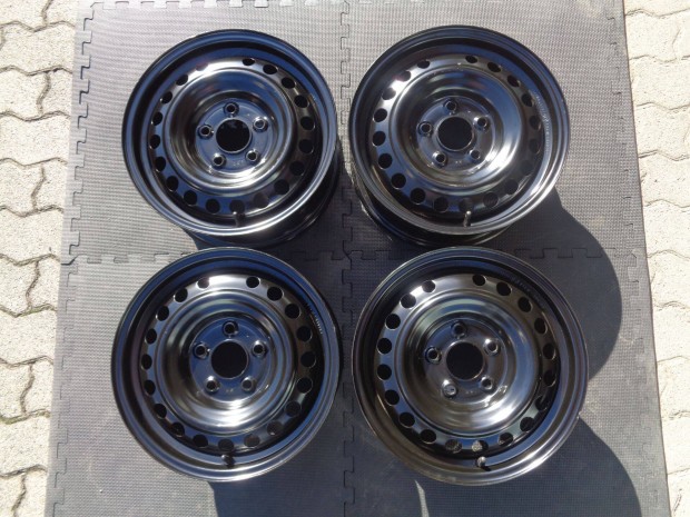 j lemezfelni Hyundai 15-s, 5114.3-as osztval elad