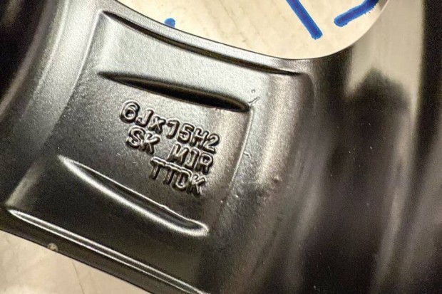 �j matt fekete felnik 4db