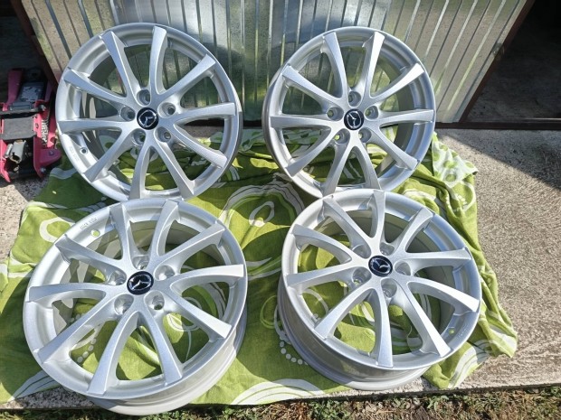 Új mazda 5x114,3 17 col alufelni szett