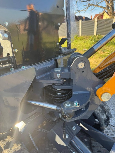 j mini markolgp diesel, extra hidraulika krrel 3 kanllal. 